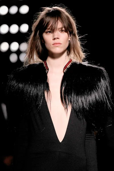 Look 2